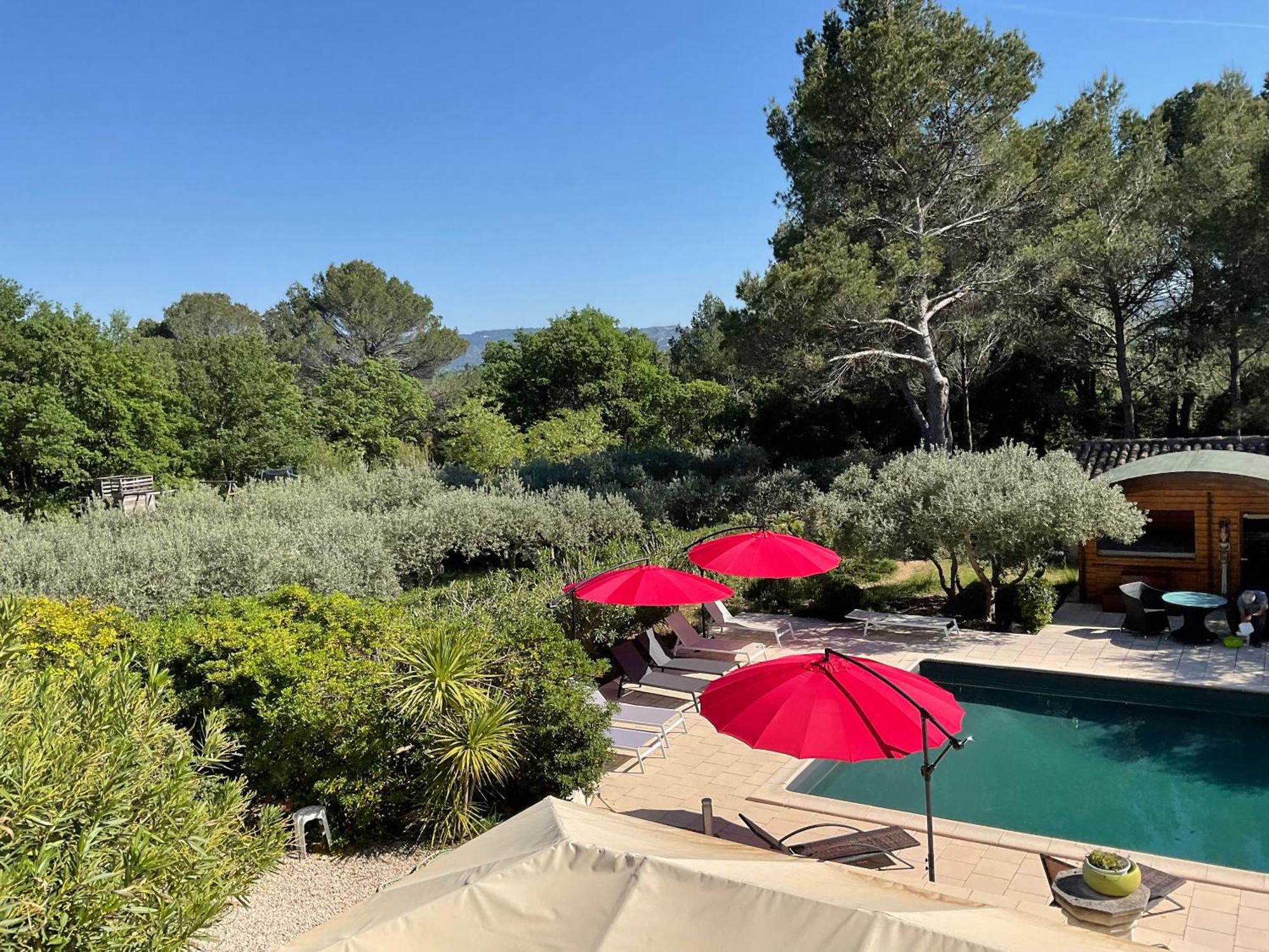 Вилла Appel Du Luberon Merindol Экстерьер фото